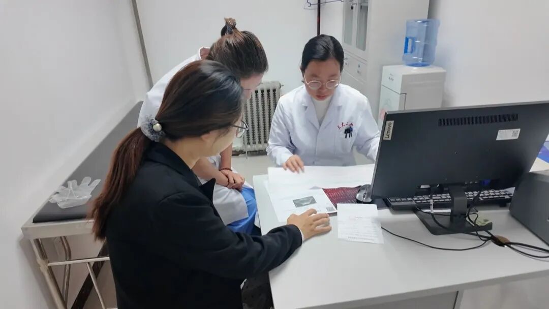 华池:访企拓岗促交流 义诊帮扶暖基层