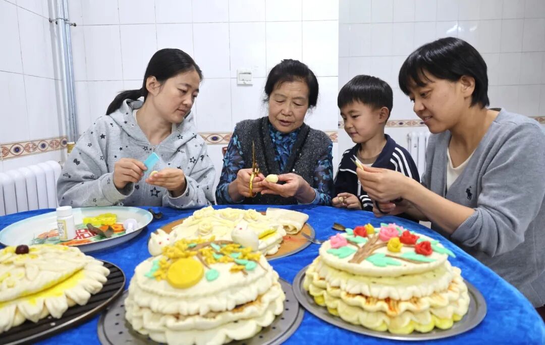 西峰区:匠心捏花馍 非遗中秋味正浓