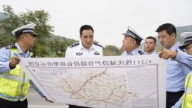 雷晓刚同志督导检查中秋假期交通安保及疏堵保畅工作