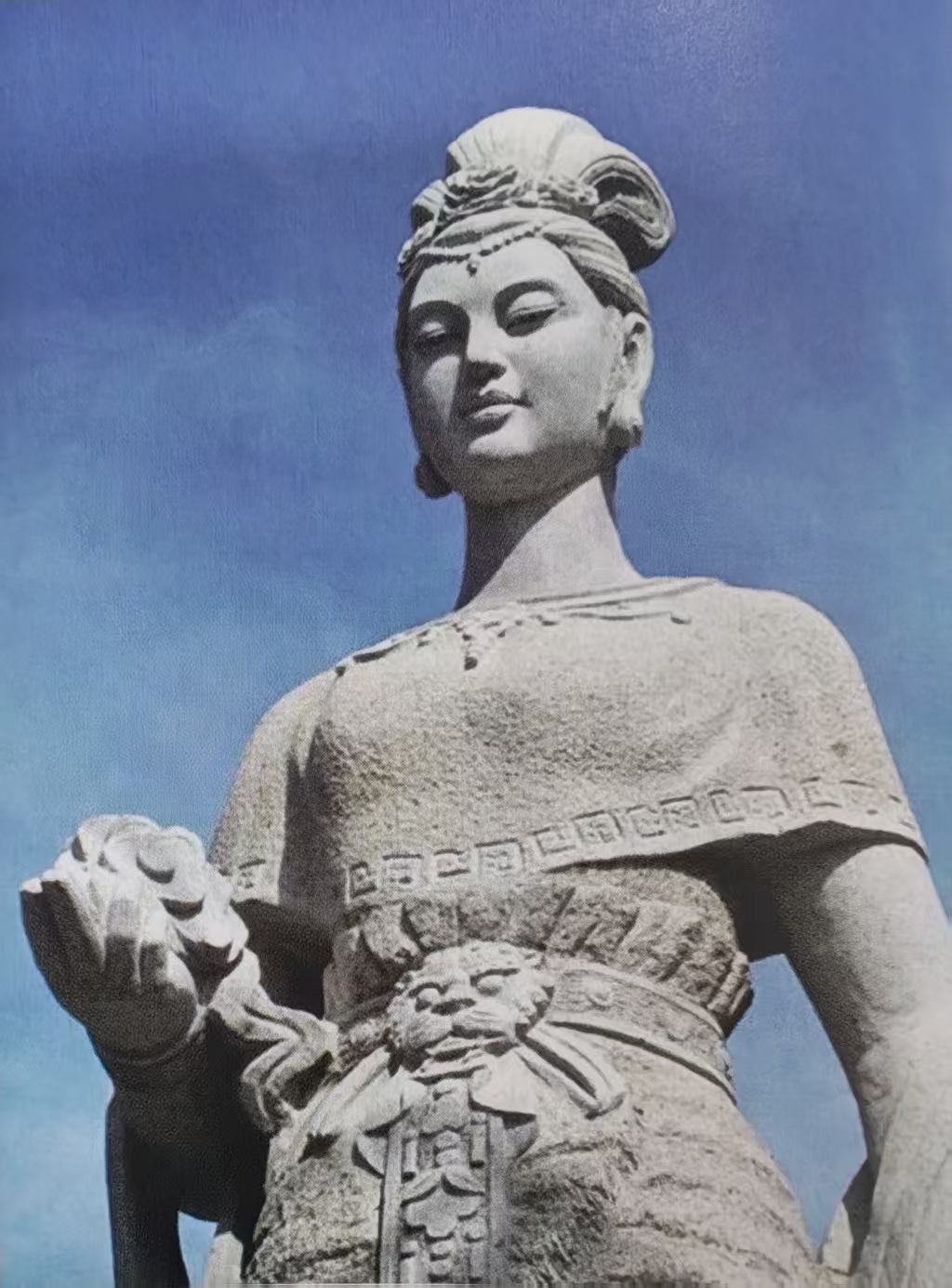 中华万姓圣母华胥氏塑像
