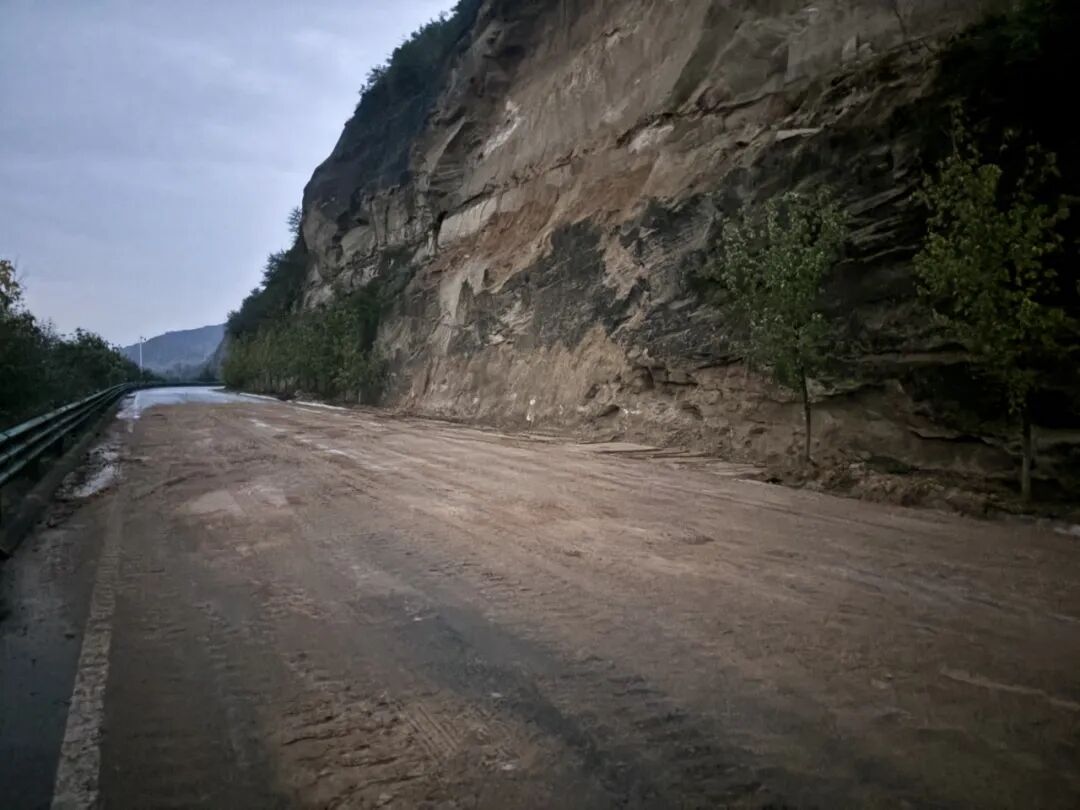▲5时10分，抢通完毕道路恢复正常通行