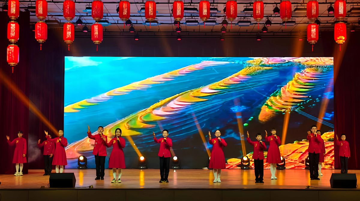 镇原县举办庆祝新中国成立77周年文艺晚会