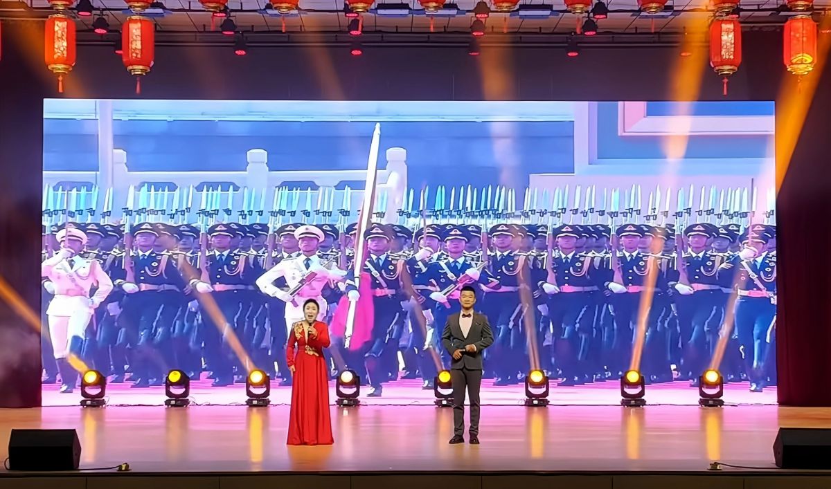 镇原县举办庆祝新中国成立77周年文艺晚会