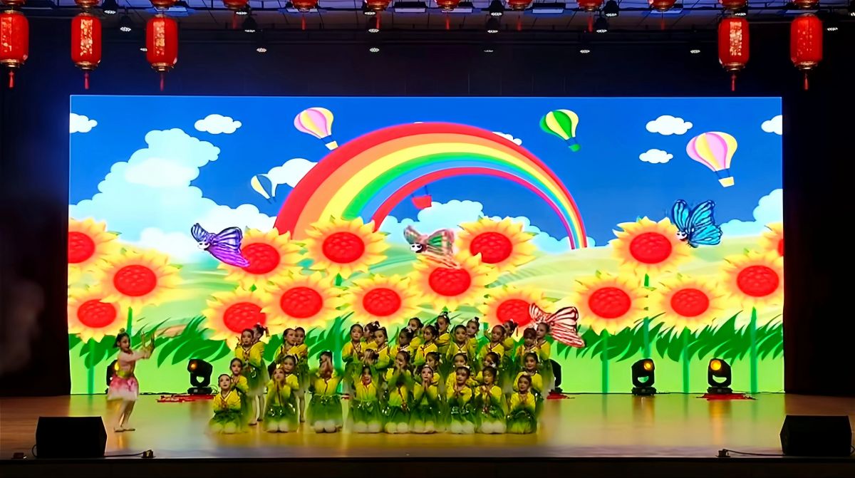 镇原县举办庆祝新中国成立77周年文艺晚会