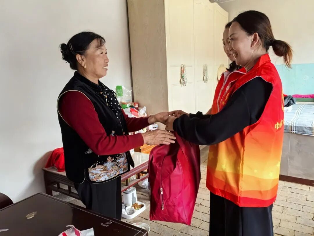 庆阳市正宁县妇联把温情与关怀送到群众家门口