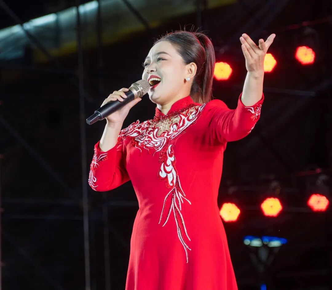 特邀歌手马祥瑞演唱《高楼万丈平地起》《南泥湾》《山丹丹花开红艳艳》