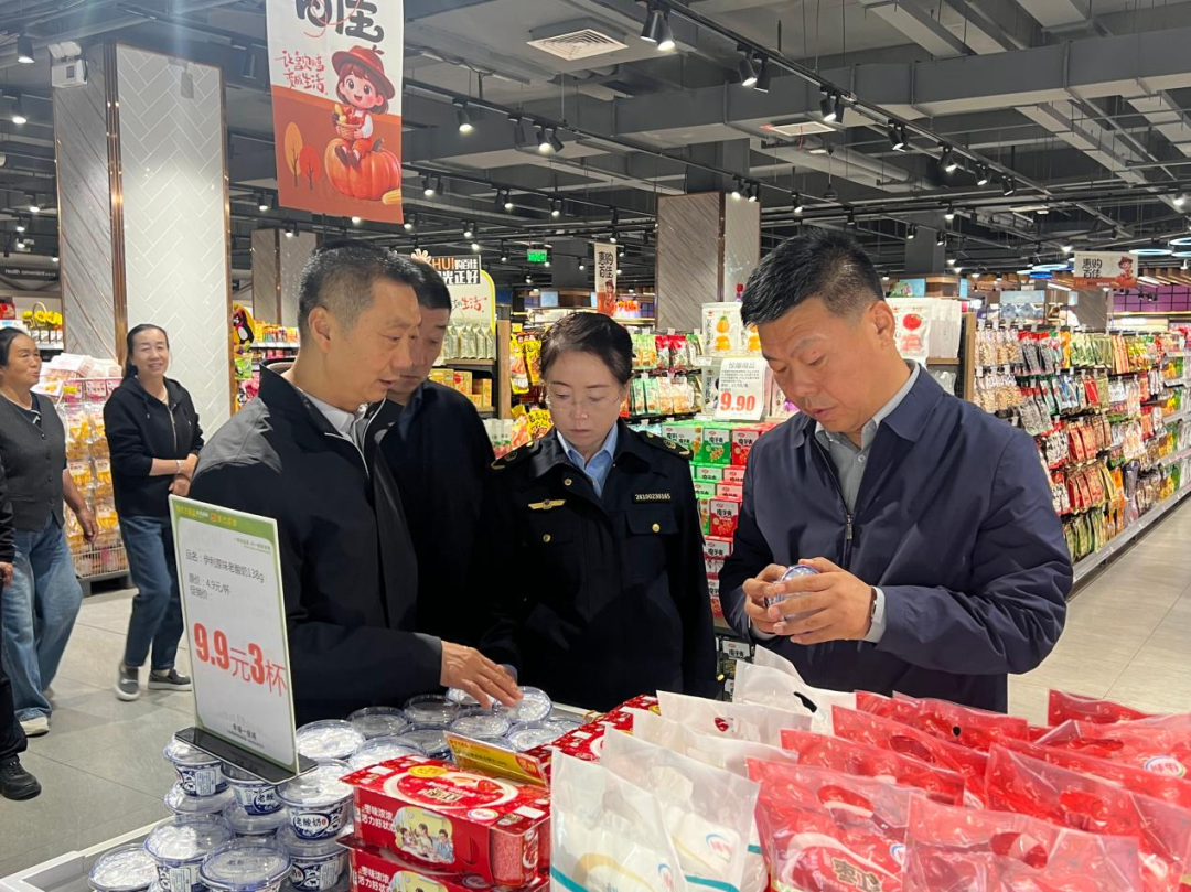县领导督查国庆节前安全生产工作