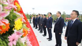 庆阳市隆重举行烈士纪念日向革命烈士敬献花篮仪式 周继军胡志勇张爱胜徐志强等参加