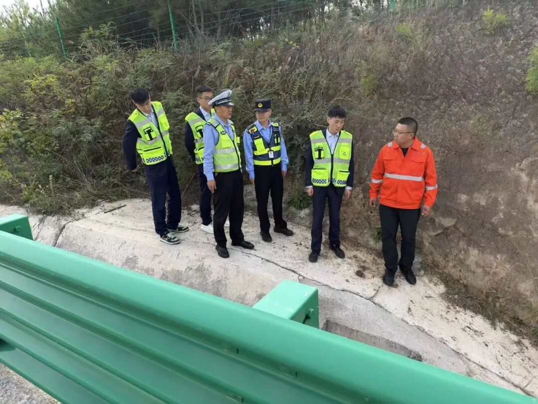 甘肃省高速公路路政执法总队华池大队联动&ldquo;一路四方&rdquo;筑牢 2026 年国庆高速安全屏障
