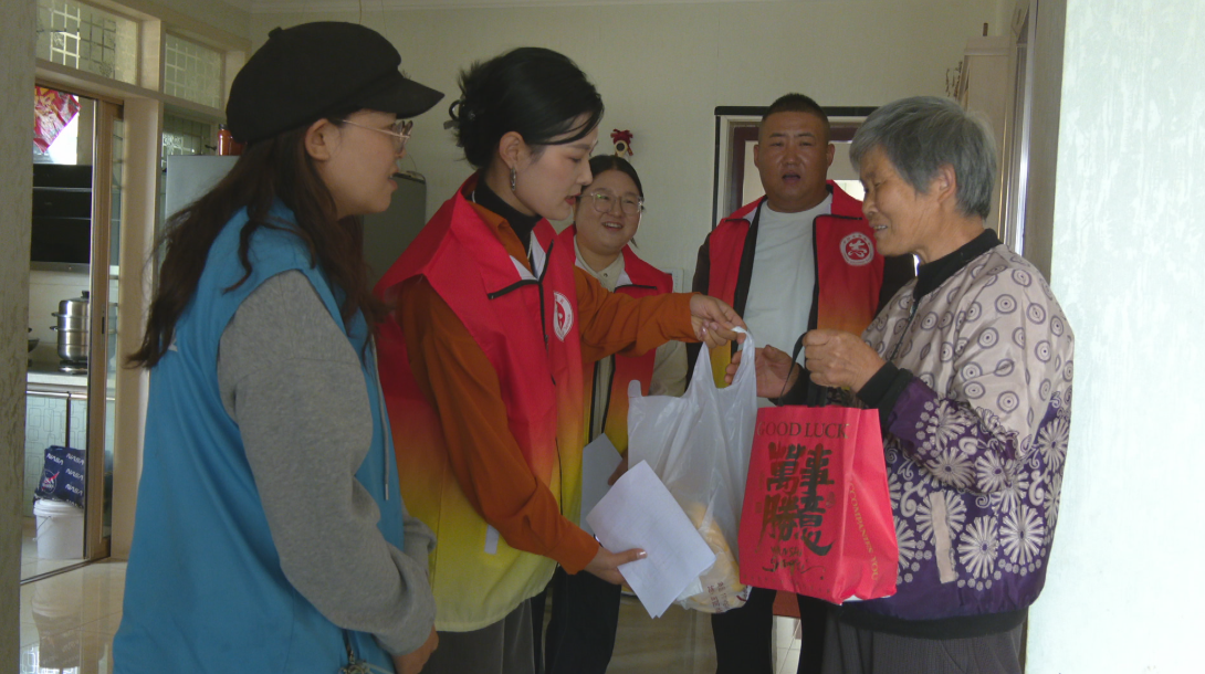家国情怀润心田 城乡蝶变庆华诞