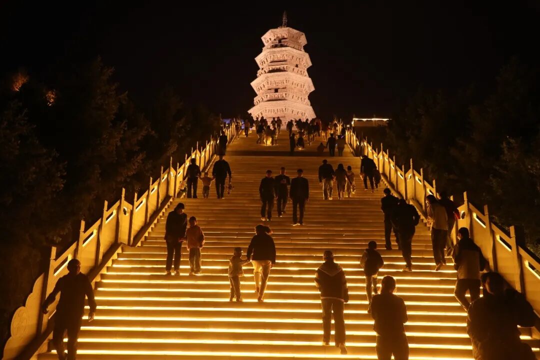 也可打卡环县宋塔、西山文昌阁,登高远眺环江奔流,品读千年环州厚重历史。