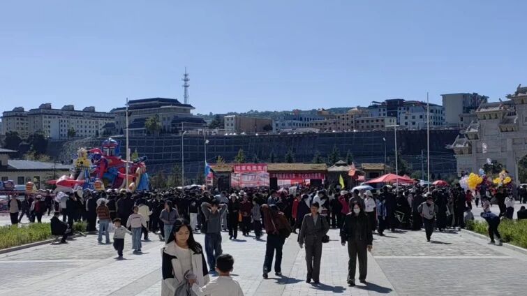 国庆假期周祖陵景区人气爆棚,文旅盛宴燃动凤城