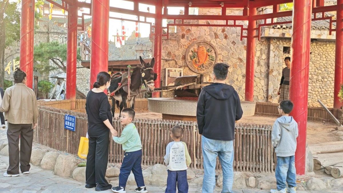 国庆假期周祖陵景区人气爆棚,文旅盛宴燃动凤城