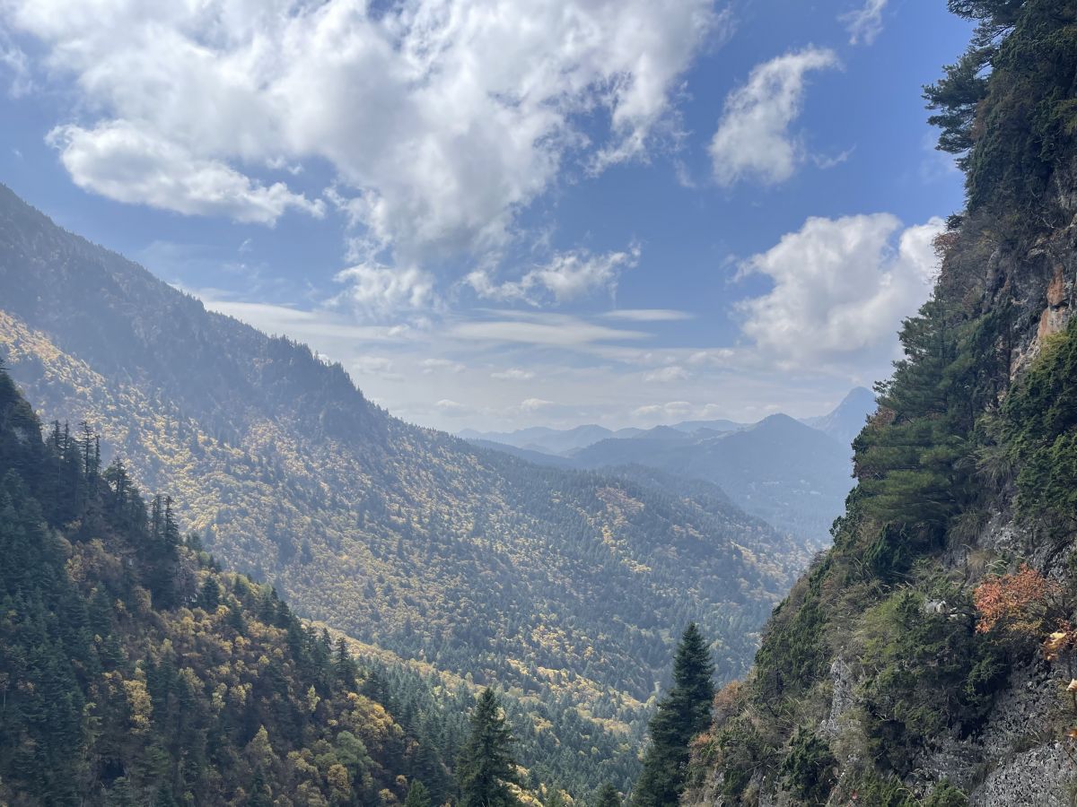 位于甘肃康乐、临潭、卓尼、渭源和临洮五县交界处的莲花山秋景 摄影师/吴春华