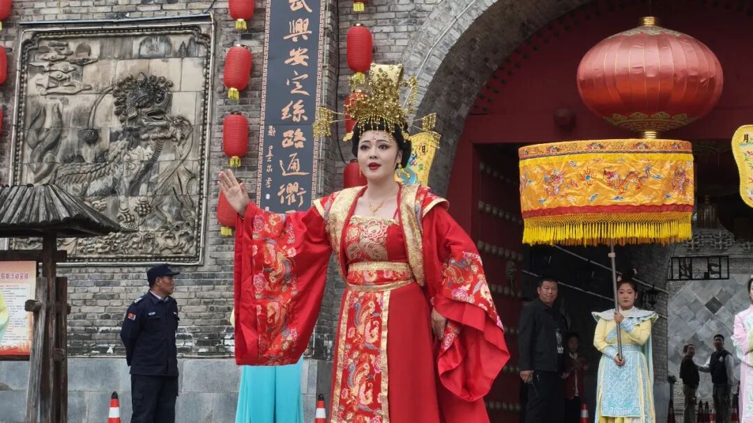 国庆北石窟驿景区两场实景大戏震撼开演