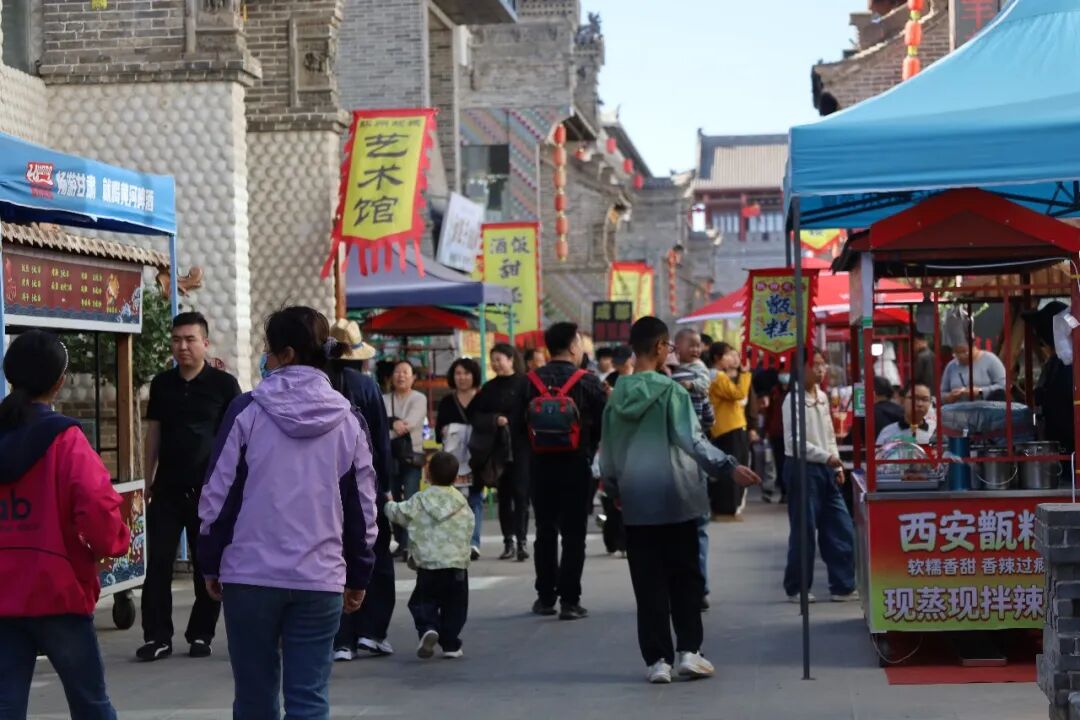 环县:国庆假期精细服务点亮文旅底色