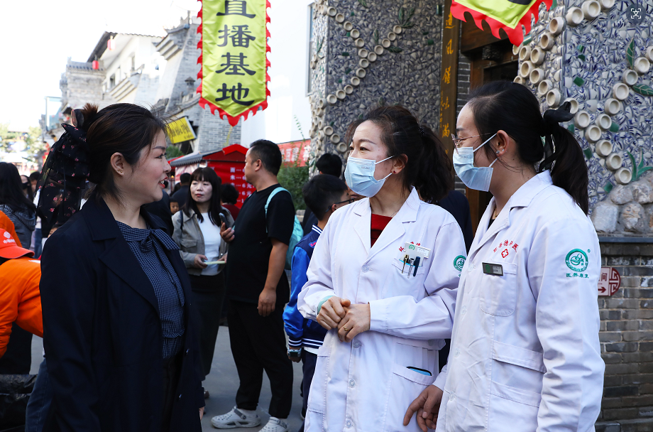 环县:国庆假期精细服务点亮文旅底色