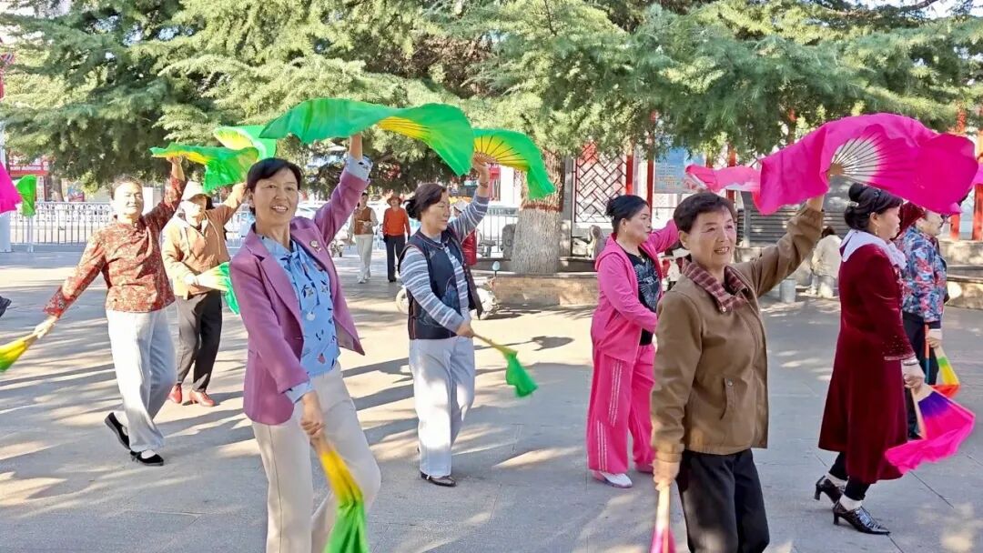 西峰区:载歌载舞庆国庆