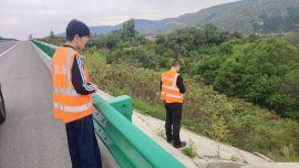 多措并举保畅通 坚守一线护平安——高速公路养护所全力护航国庆出行高峰