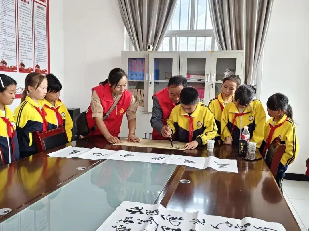 庆阳市宁县良平镇开展关爱 “一老一小” 行动