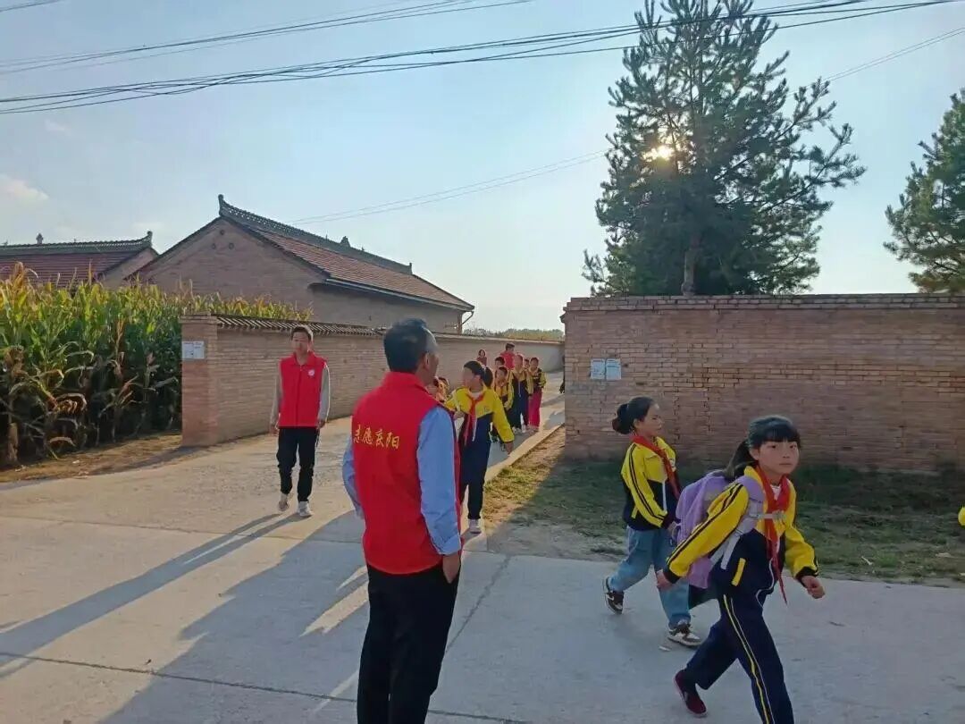 庆阳市宁县良平镇开展关爱 “一老一小” 行动