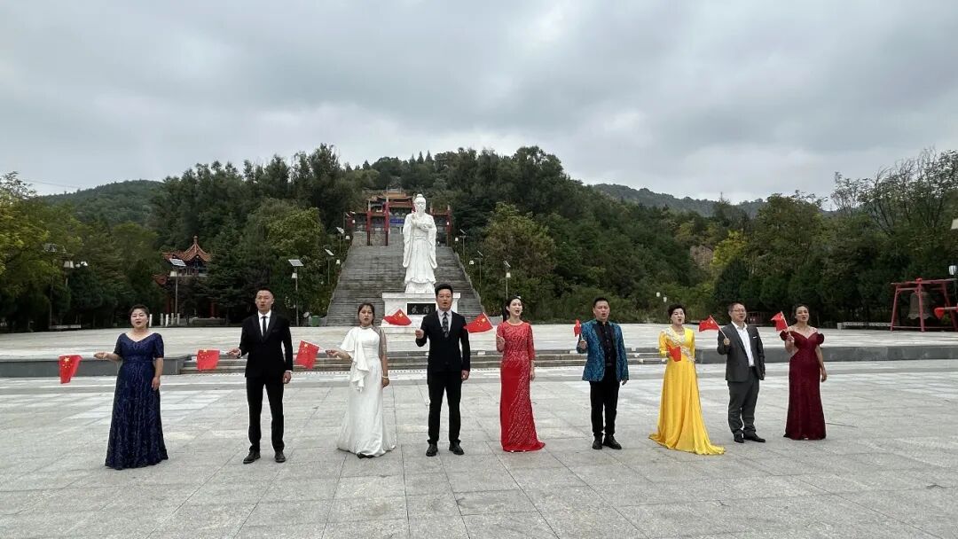 ▲&ldquo;唱响红色经典&middot;礼赞伟大祖国&rdquo;红色歌曲群众快闪活动