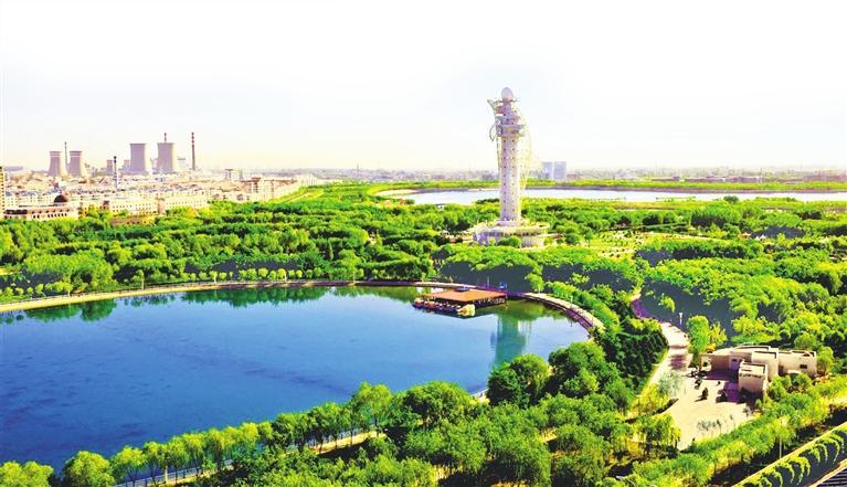 嘉峪关市东湖生态旅游景区。