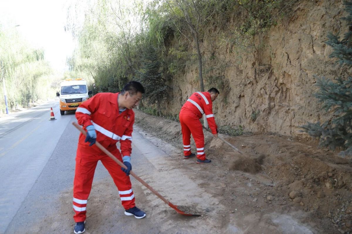 合水公路段党支部开展主题党日活动