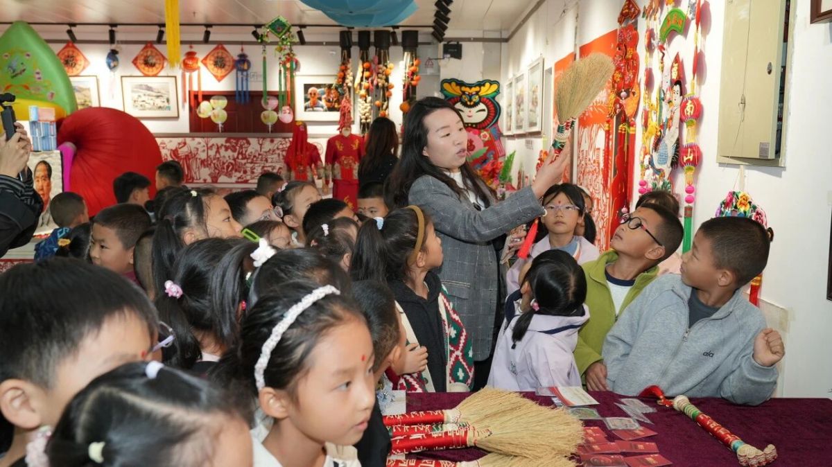 庆阳市文化馆开展青少年非遗研学体验活动