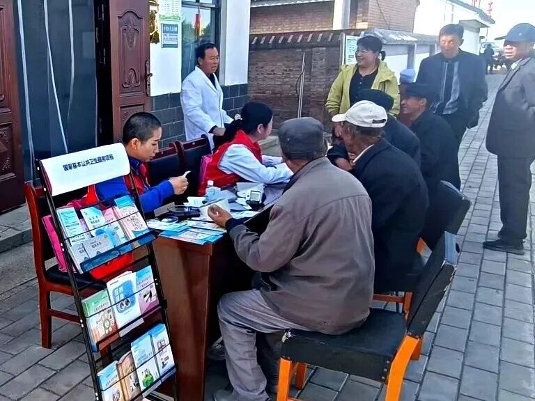 庆阳市镇原县庙渠镇黎明村开展重阳敬老爱老系列活动
