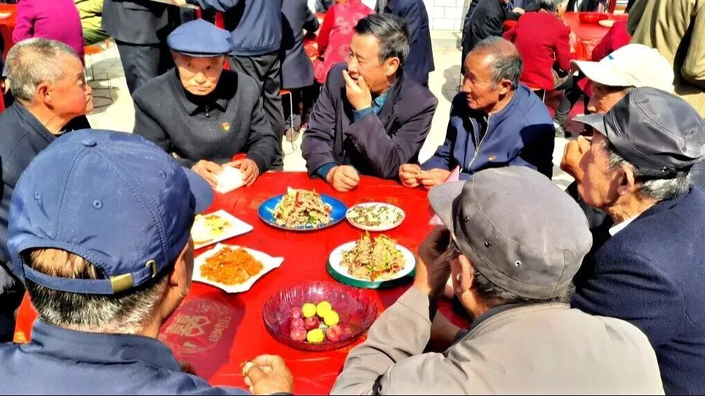 庆阳市镇原县庙渠镇黎明村开展重阳敬老爱老系列活动
