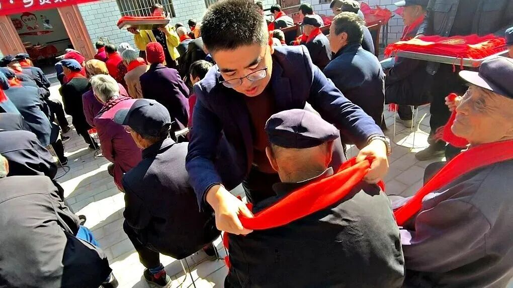 庆阳市镇原县庙渠镇黎明村开展重阳敬老爱老系列活动