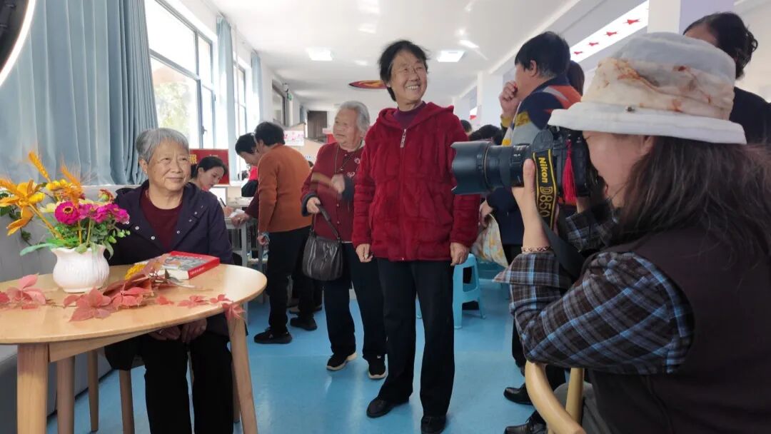庆阳市华池县柔远镇北关社区开展“九九重阳暖心相伴”志愿服务活动