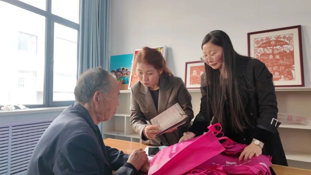 庆阳市华池县柔远镇北关社区开展“九九重阳暖心相伴”志愿服务活动