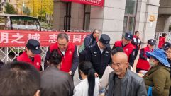 雷晓刚参加市公安局“主题党日+文明实践志愿服务”活动