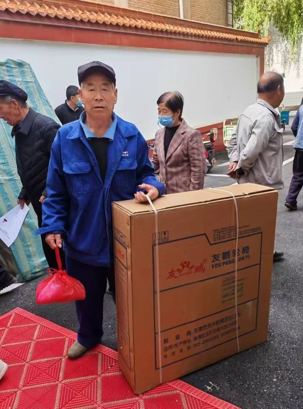 镇原县残联为800多名困难残疾人发放康复辅具