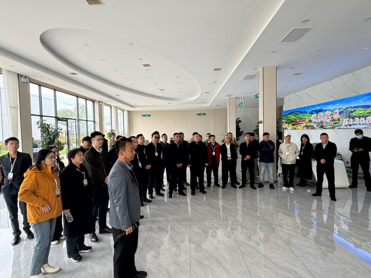 陕西省庆阳商会考察团赴庆城县开展苹果产业考察调研
