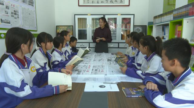 王丽:深耕教育守初心 履职为民显芳华