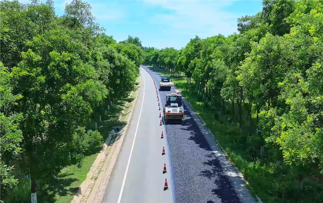 秦直道上,从石碌碡到压路机的庆阳公路养护接力