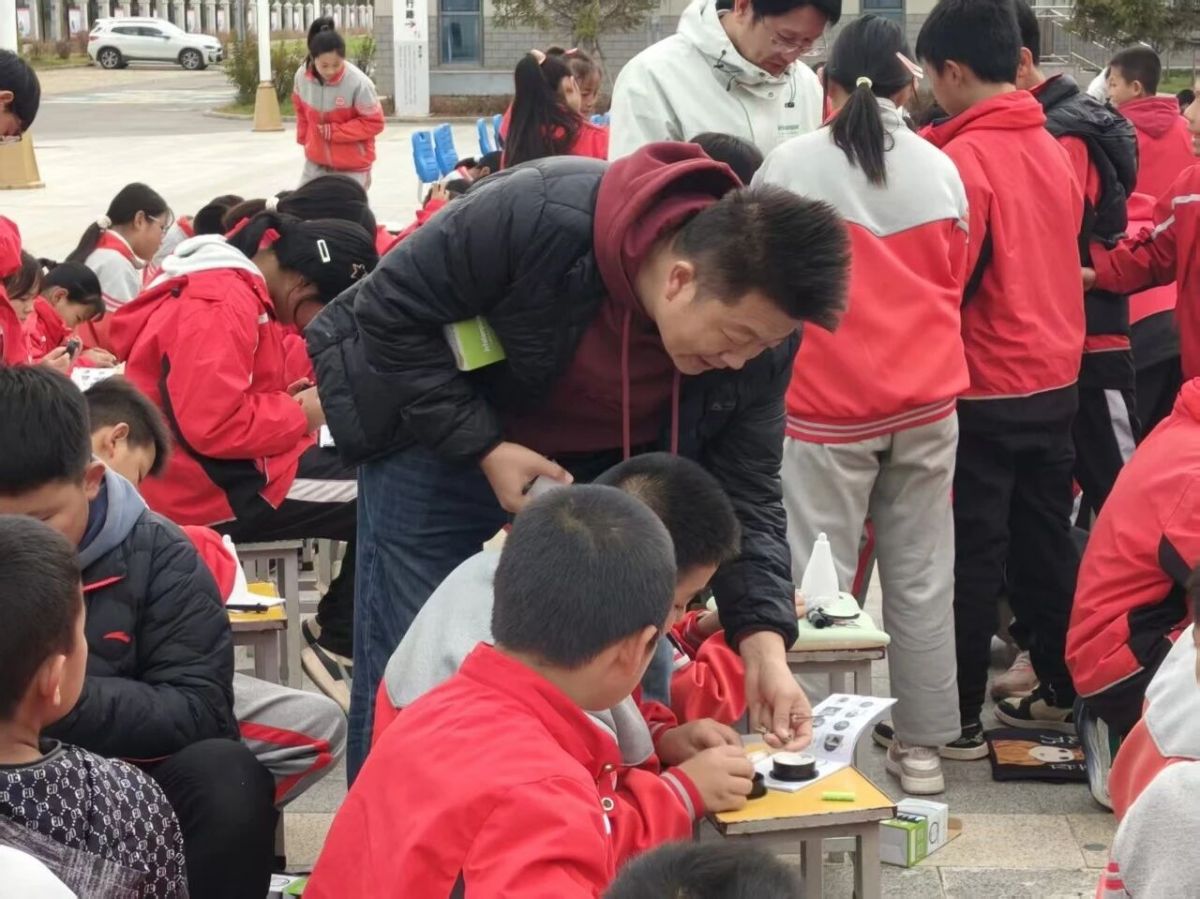 “长征薪火传 颖朗照初心”科普公益行走进华池