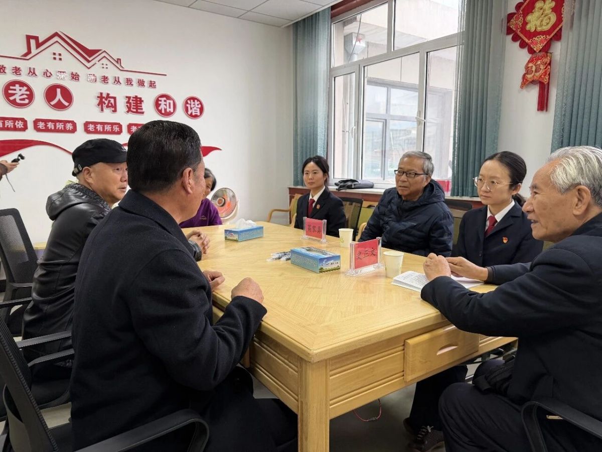 庆阳中院开展主题党日志愿服务进社区活动