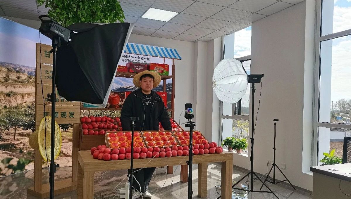 正宁县果业发展中心:党建聚力兴果业 提质增效助振兴