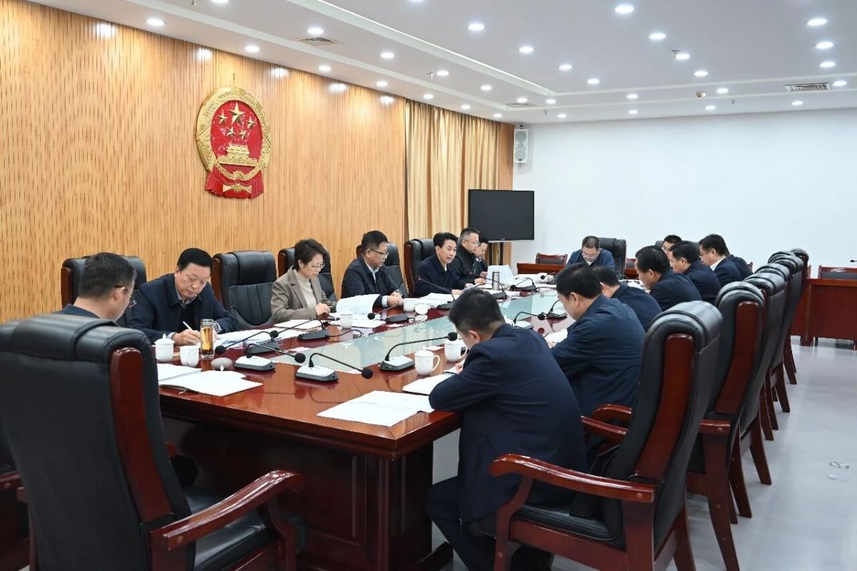 庆阳市五届人大常委会召开第五十次主任会议