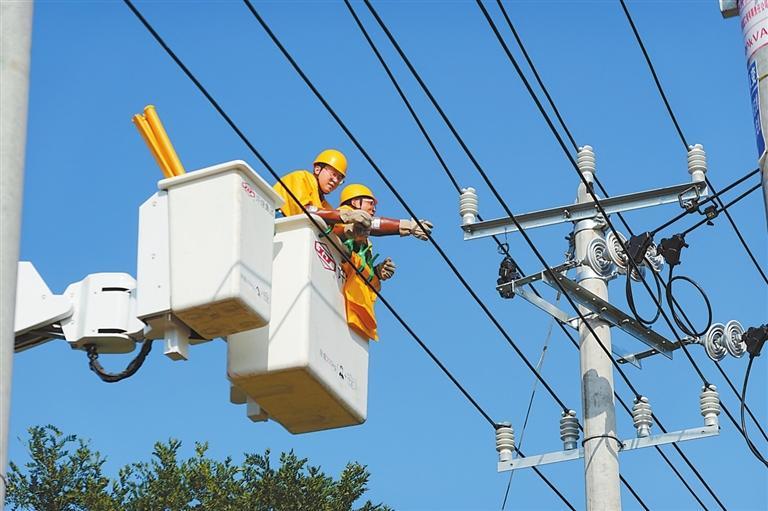 9月22日,庆阳“东数西算”国家级零碳和绿电聚合双园区建设正酣。(通讯员徐远)