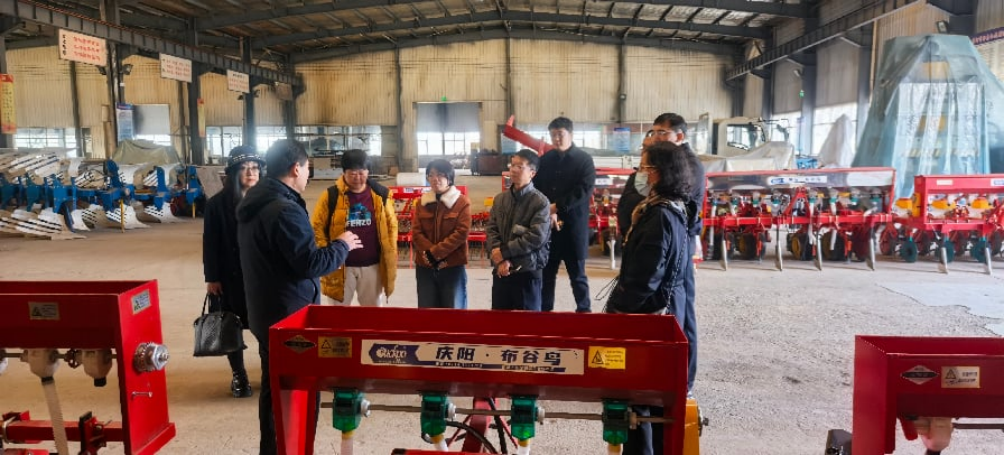 专家组在布谷鸟机械调研