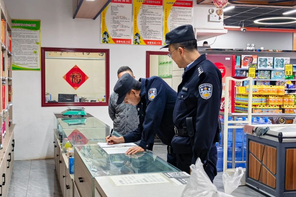 把警力摆到街面，把平安送到身边