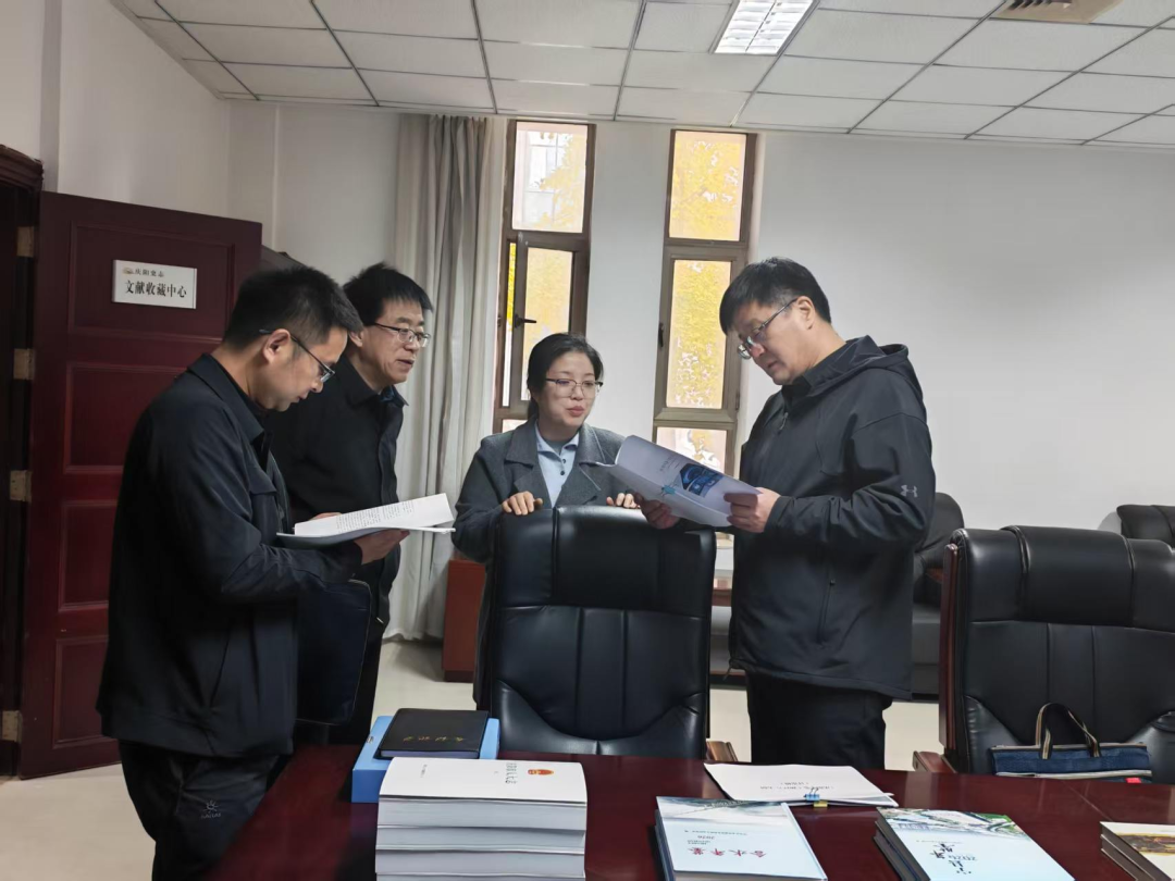 省地方史志办公室主任李盛刚带队调研庆阳地方志工作