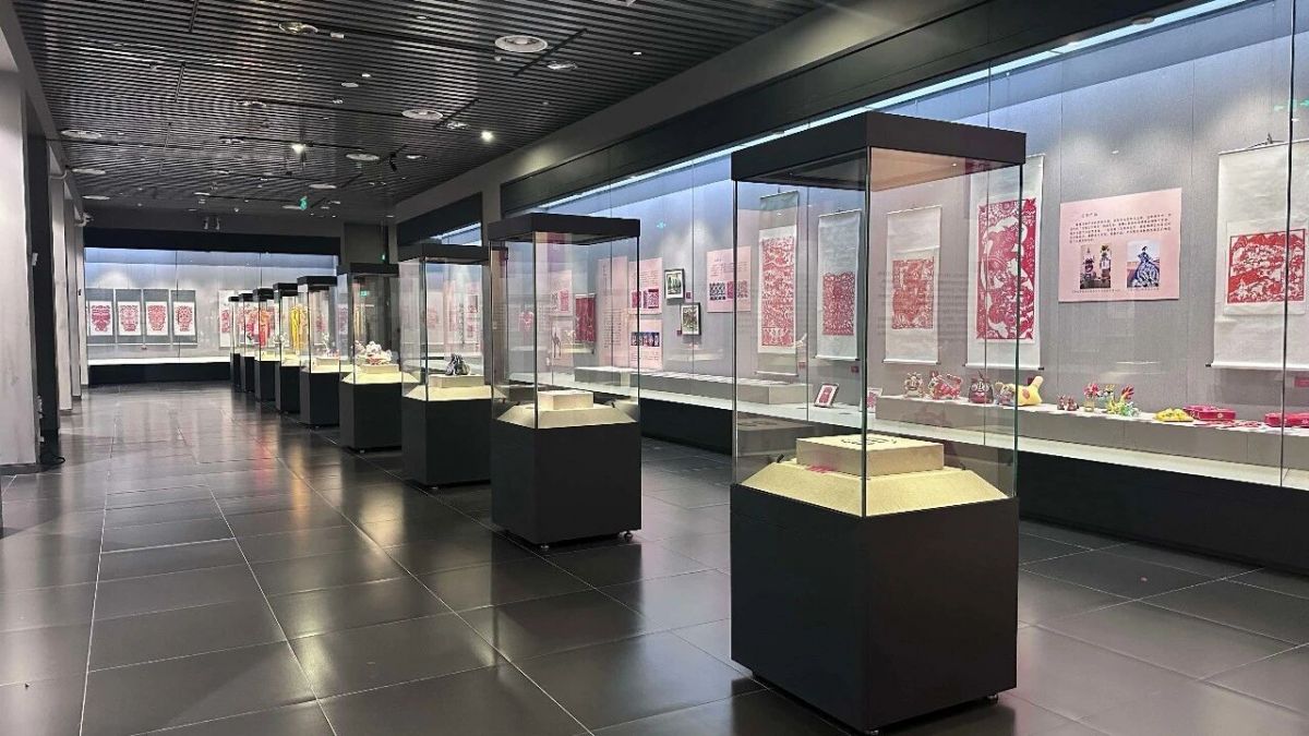 庆阳民俗艺术展在绵阳市博物馆开展