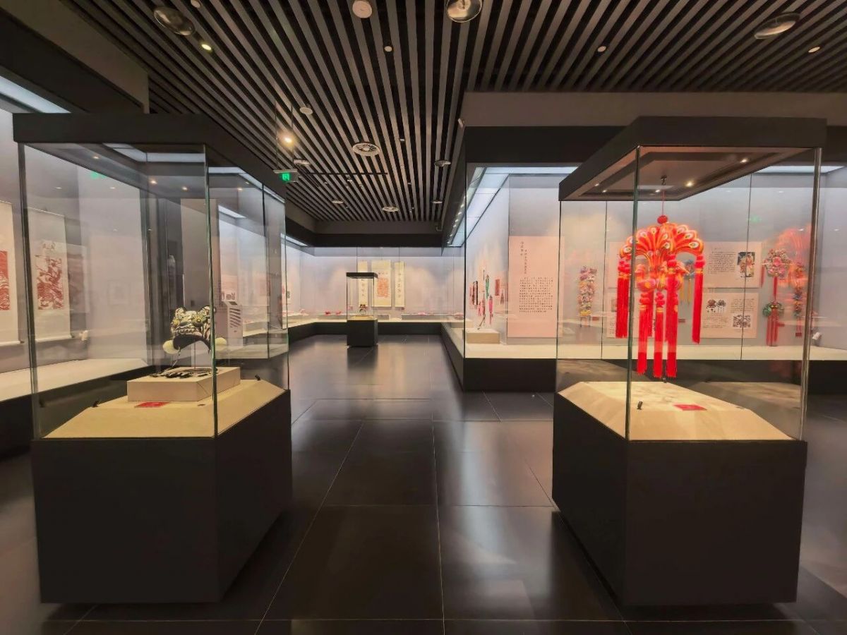 庆阳民俗艺术展在绵阳市博物馆开展