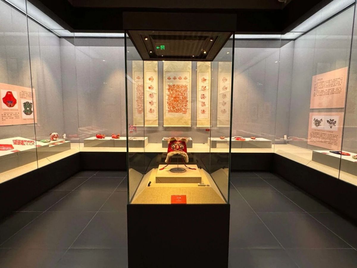 庆阳民俗艺术展在绵阳市博物馆开展